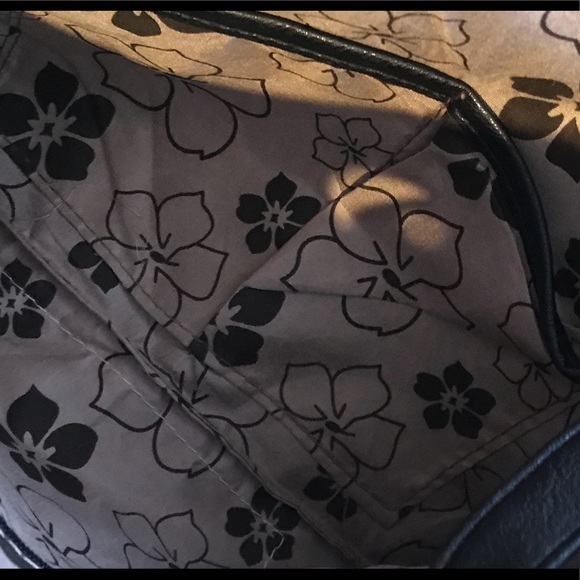 Extra Large Black Clutch-Side Strap! Adorable! - Picture 7 of 7